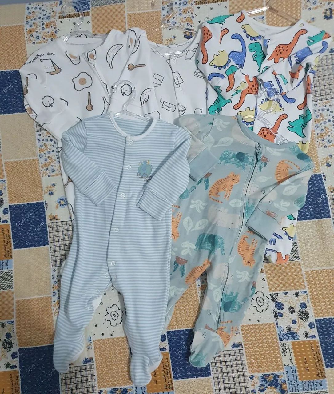 Kit macacão de malha 0 a 3 meses com 5 peças 