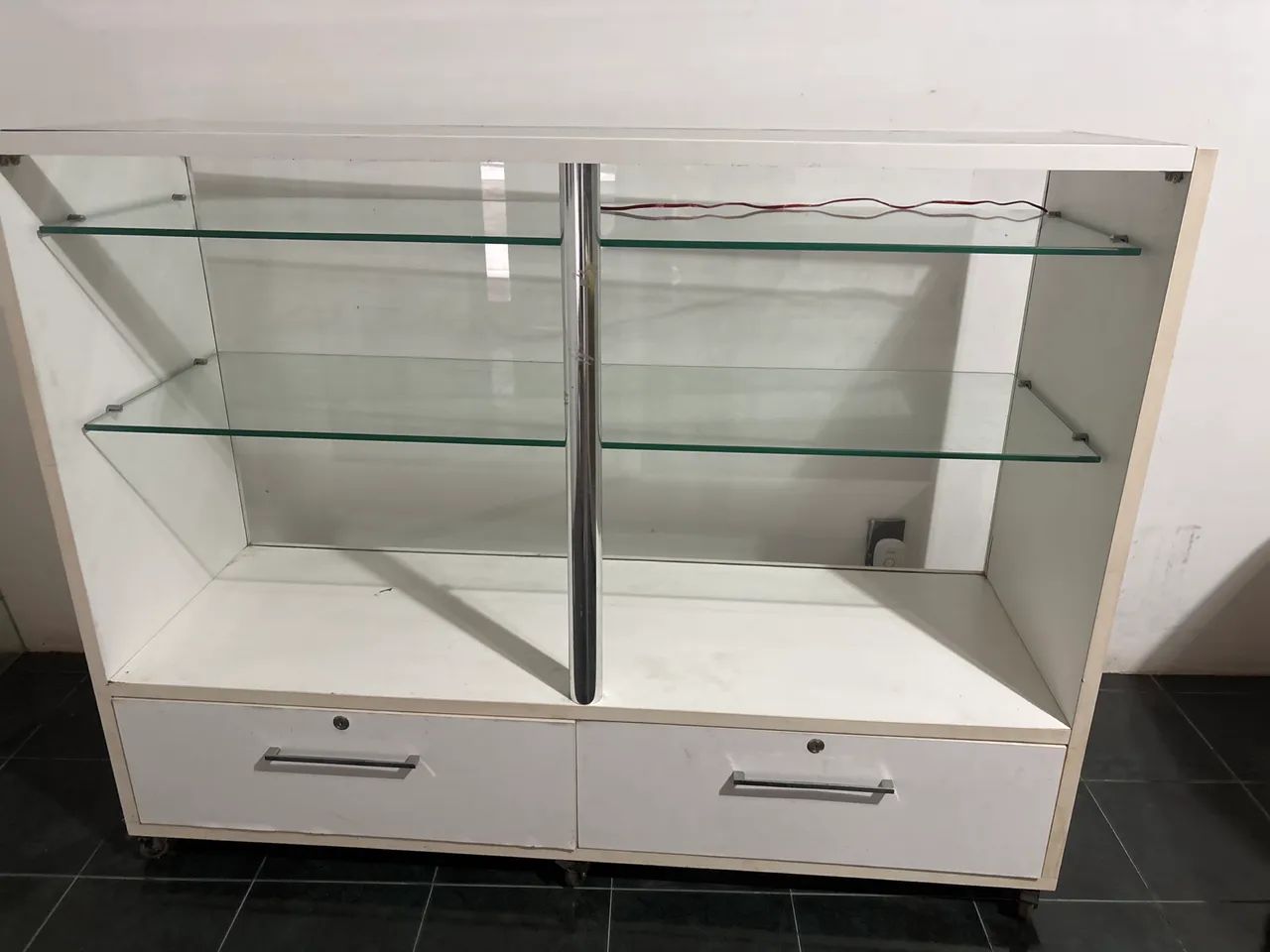 Balcão de loja com material de primeira