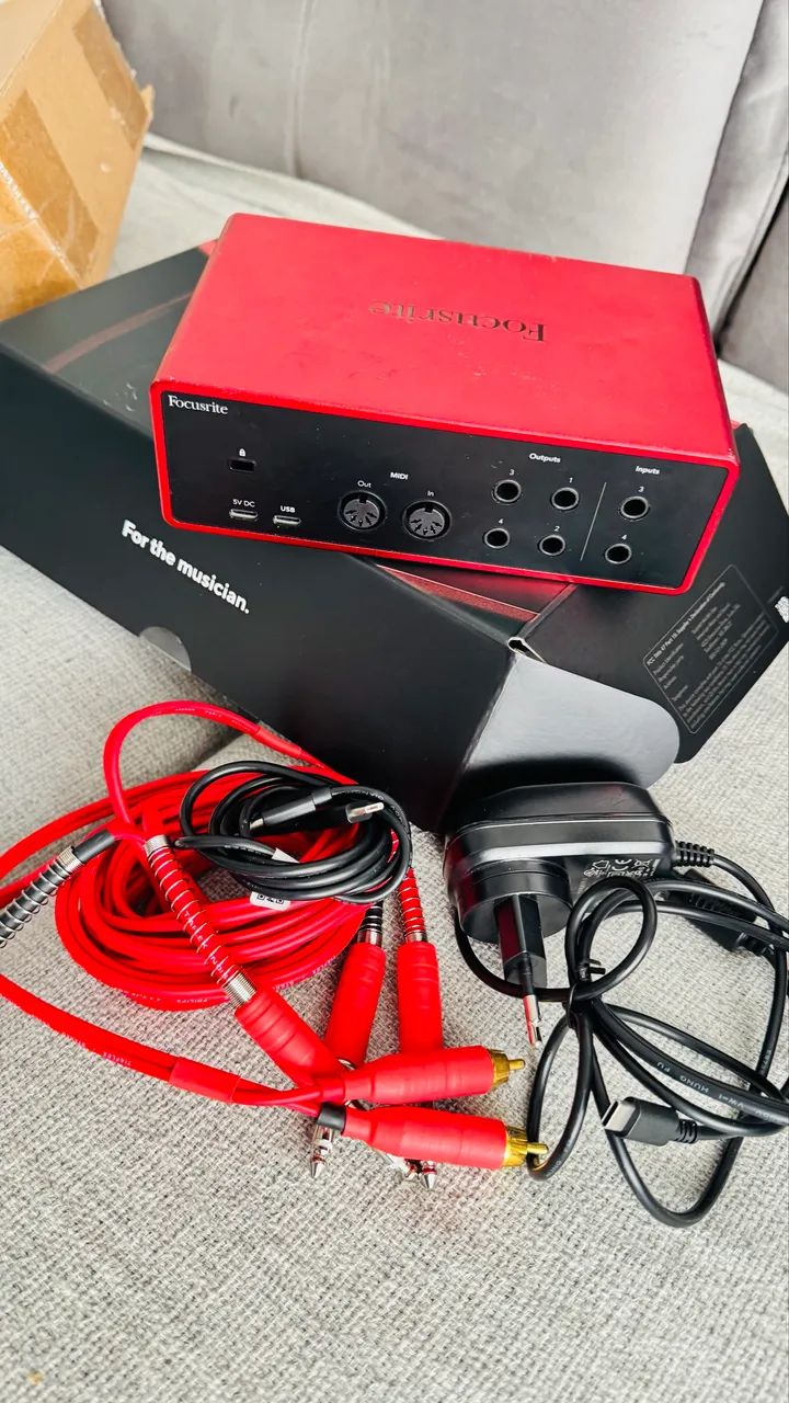 Interface de Audio Focusrite Scarlett 4i4 (Nova) 