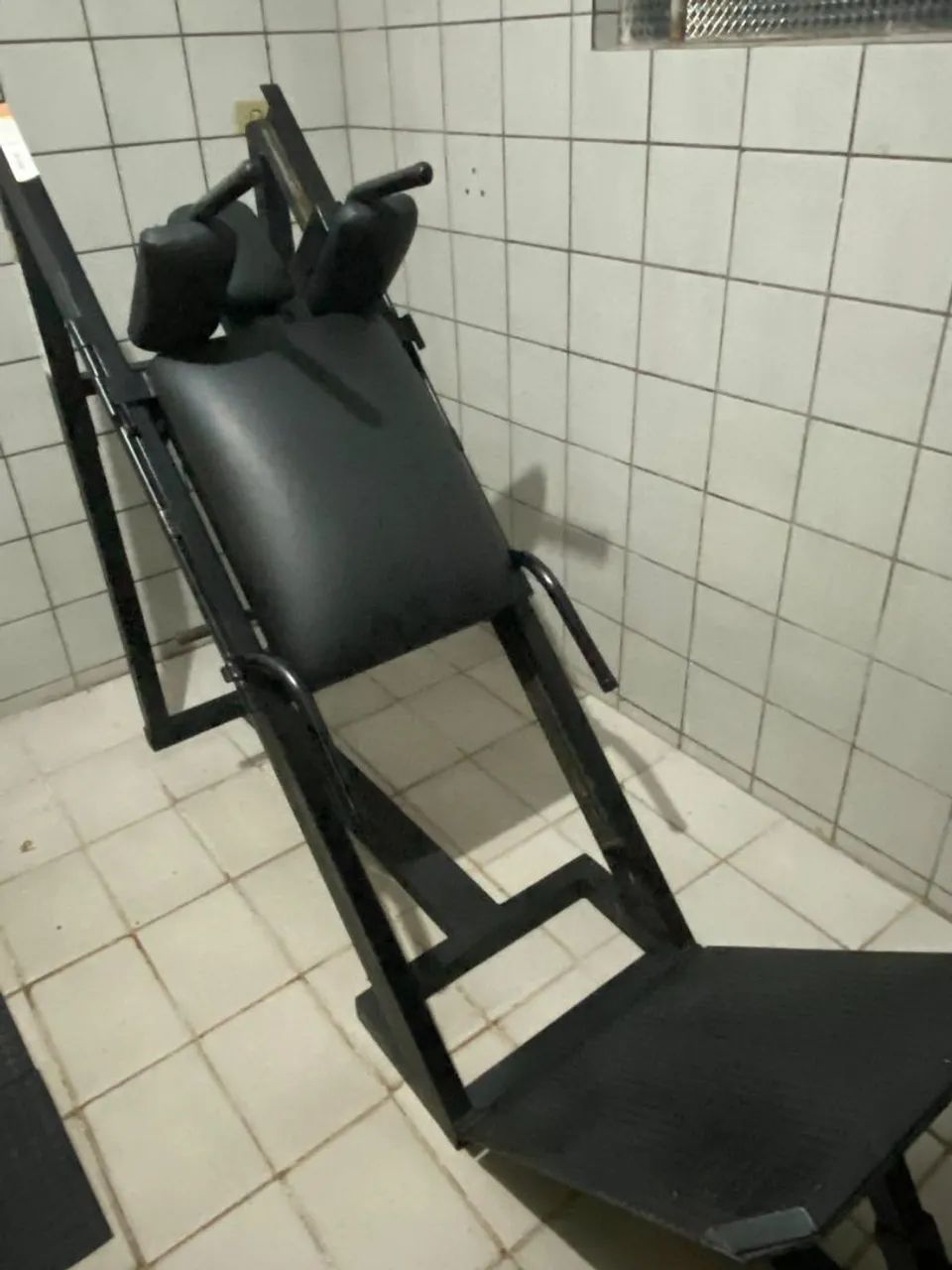 Agachamento Hack - Foto 3