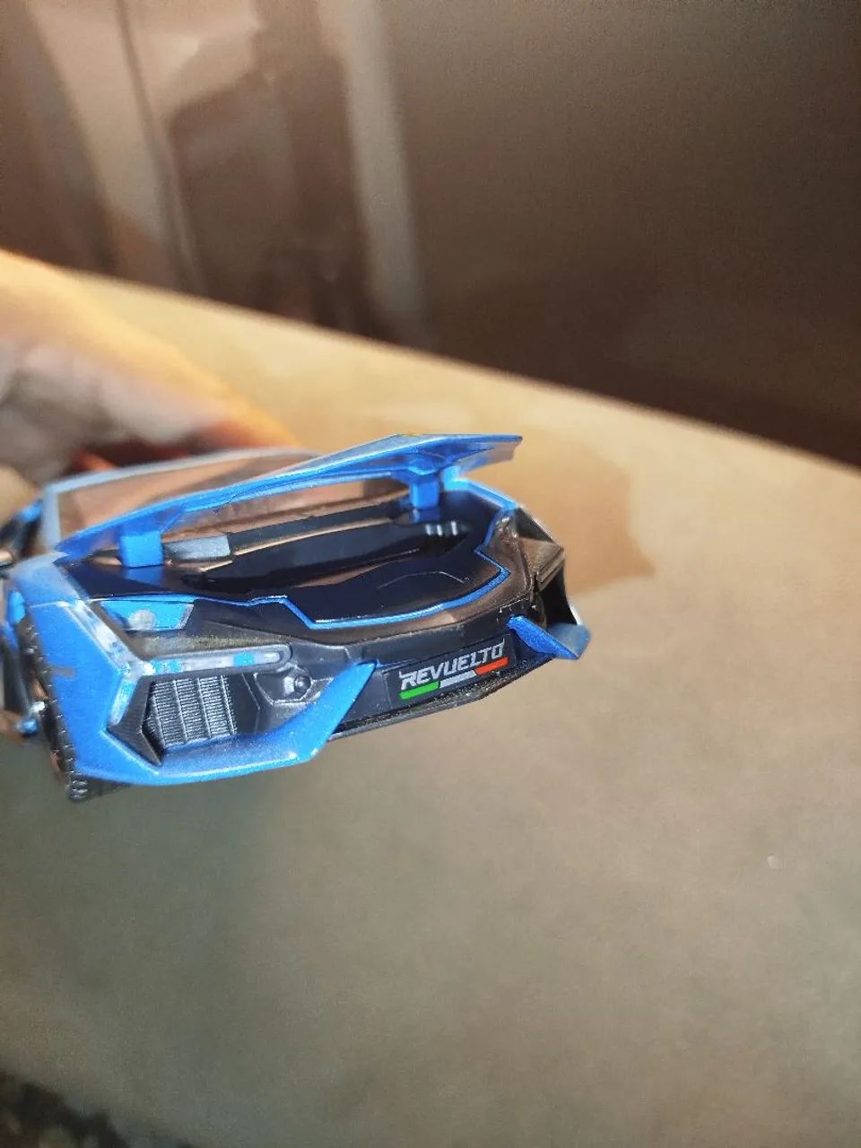 Miniatura Lamborghini azul classe 1:24 - Foto 3