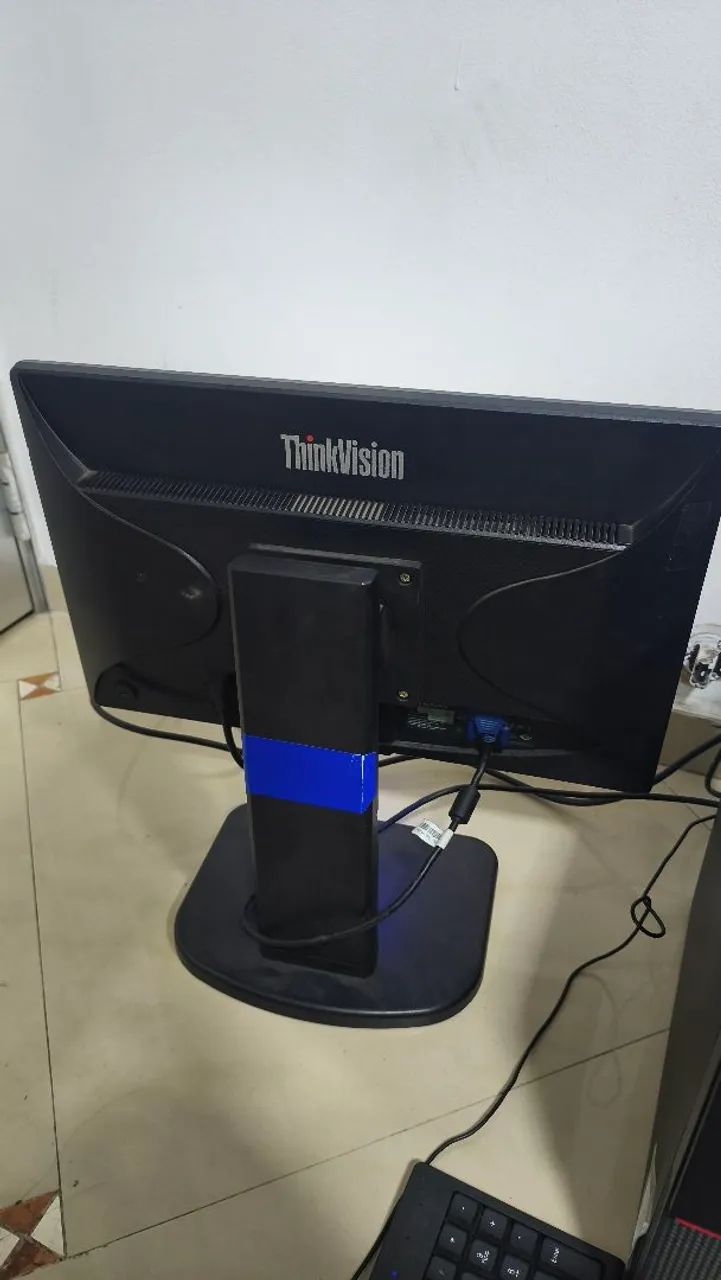Monitor Lenovo thinkvision "19,5" com pedestal  - Foto 3