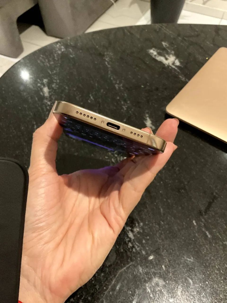 Iphone 16 pro max dourado 256G  -  Sem detalhes, extra. - Foto 3