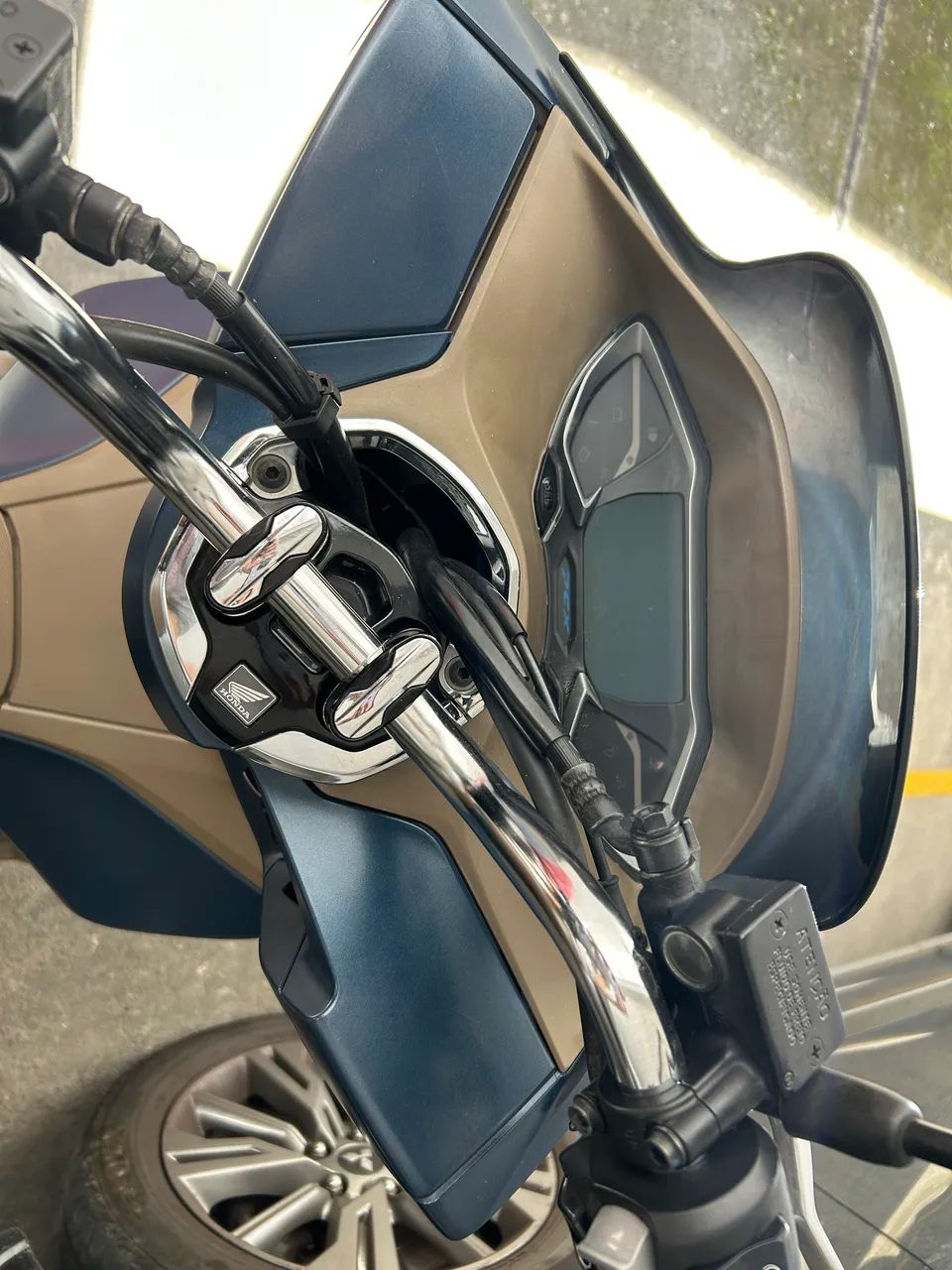 PCX 2023, super conservada - Foto 3