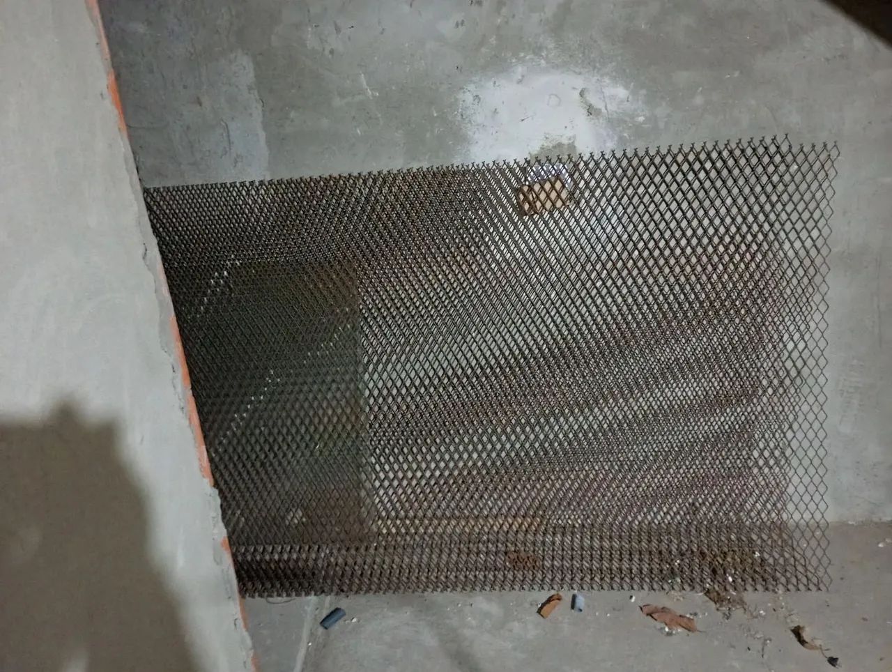 Tela espansiva grosa.