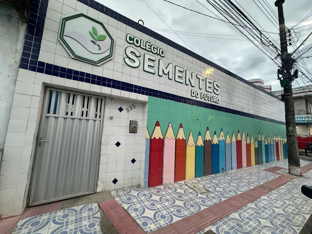 PRÉDIO COMERCIAL 300m² | Salas, banheiros e Estrutura Completa