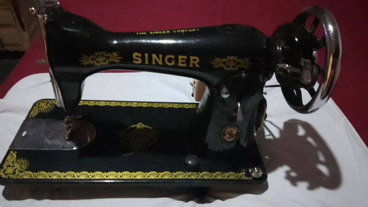 Máquina de costura Singer,1.2,v, pintura original funcionando. - Foto 2