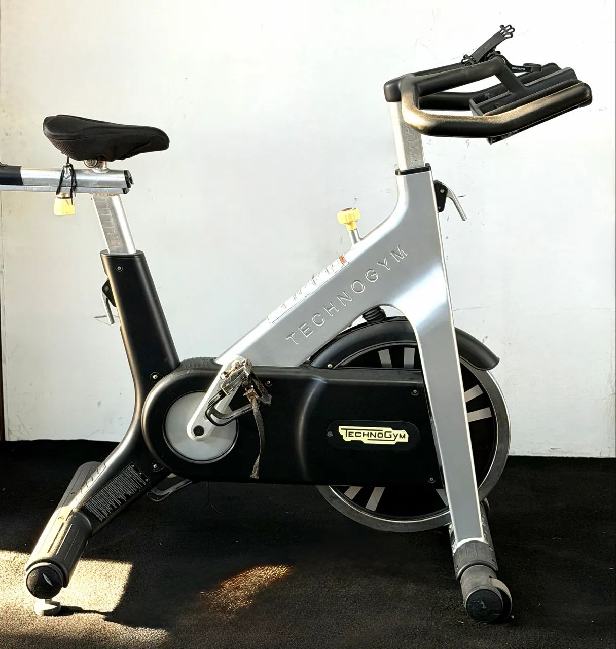 BIKE TECHNOGYM - SPINNING - Foto 2