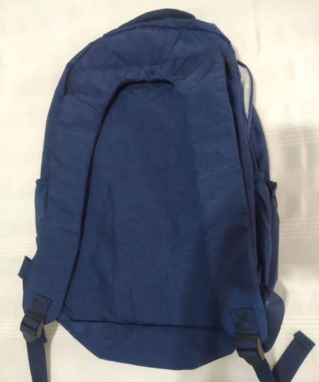 Mochila azul nova grande e com o macaquinho  - Foto 4