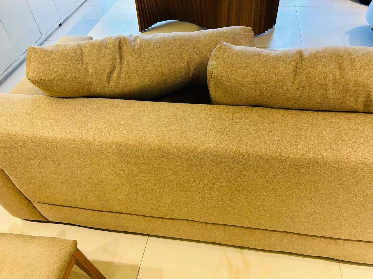 Sofá retrátil de excelente qualidade em linho. - Foto 4