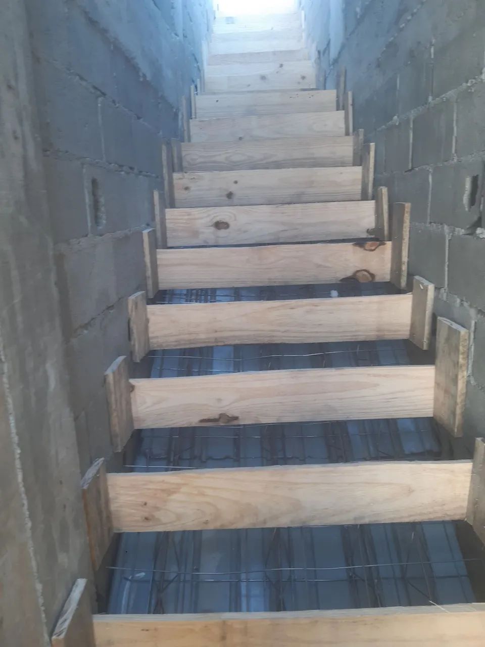Trabalho  com obra tenho experience.