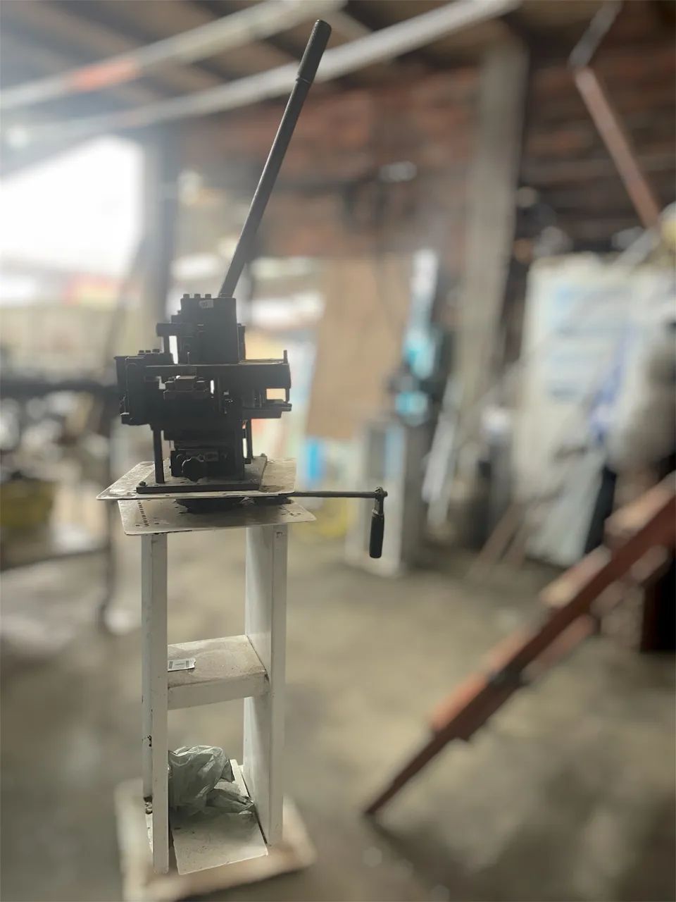 2 Estampos L20 e Lmega25 marca Aluita 
