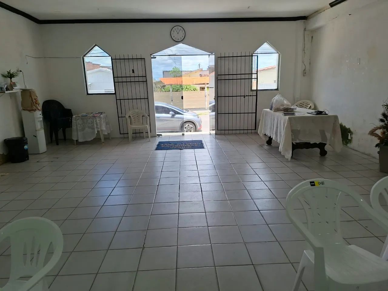 Aluga-se prédio para igreja na Principal do Ernani Satyro  - Foto 2