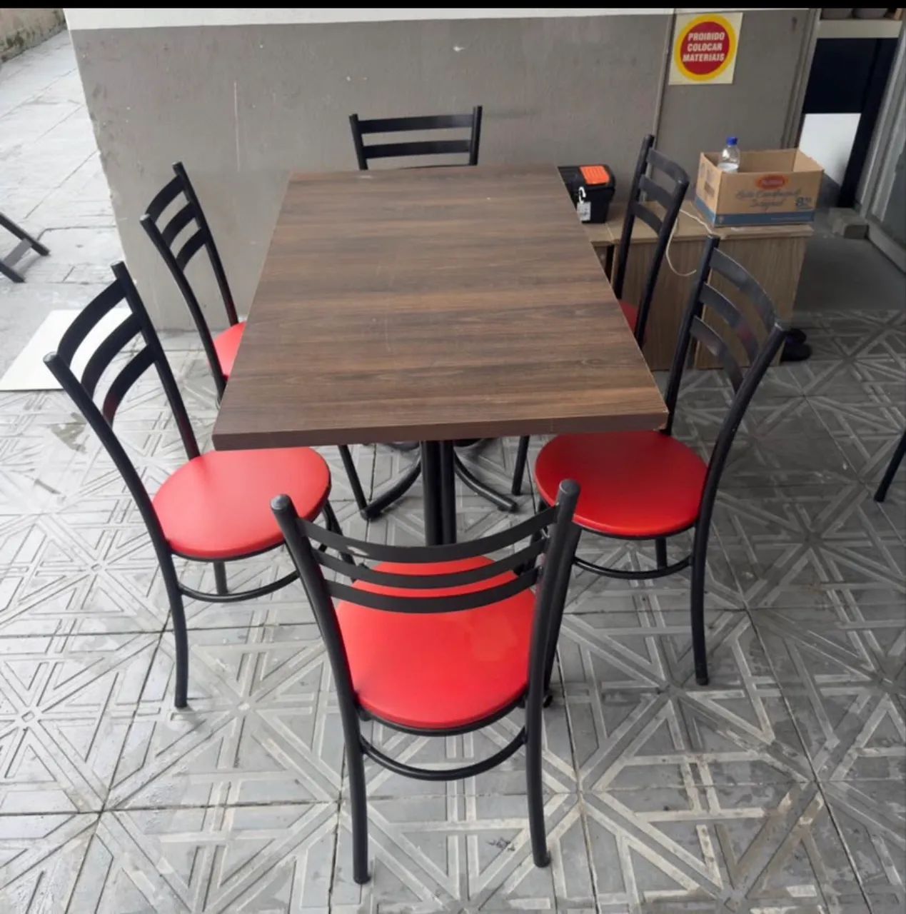 Mesa retangular com 4 cadeiras