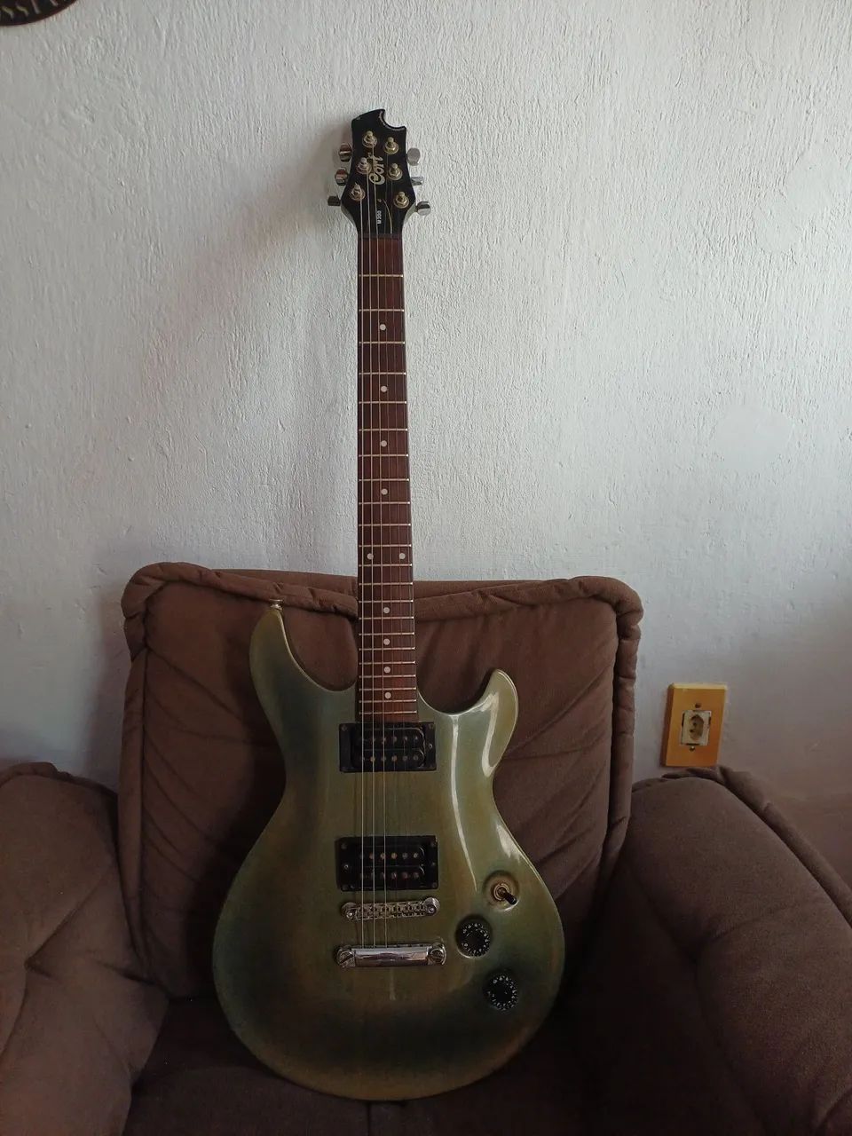 Guitarra Cort M200