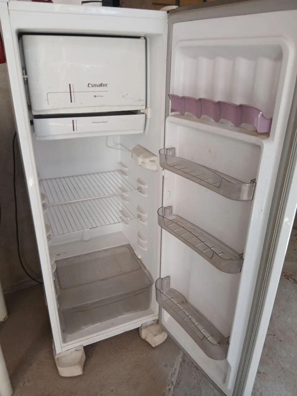 Vendo geladeira 