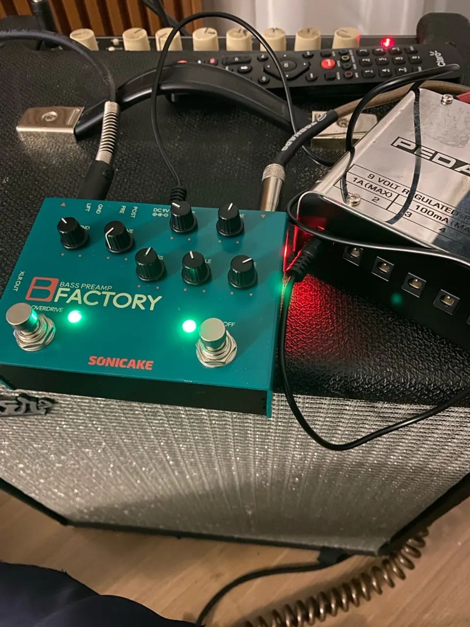 Pré amp de bass + Drive + Compressor SONICAKE  - Foto 2