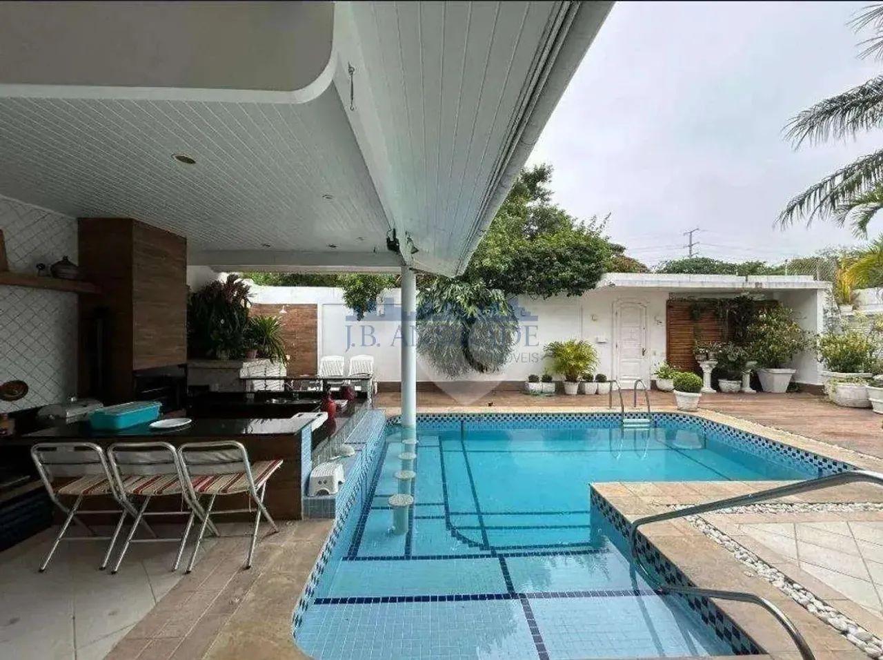 Barra da Tijuca | Casa 4 quartos, sendo 3 suites