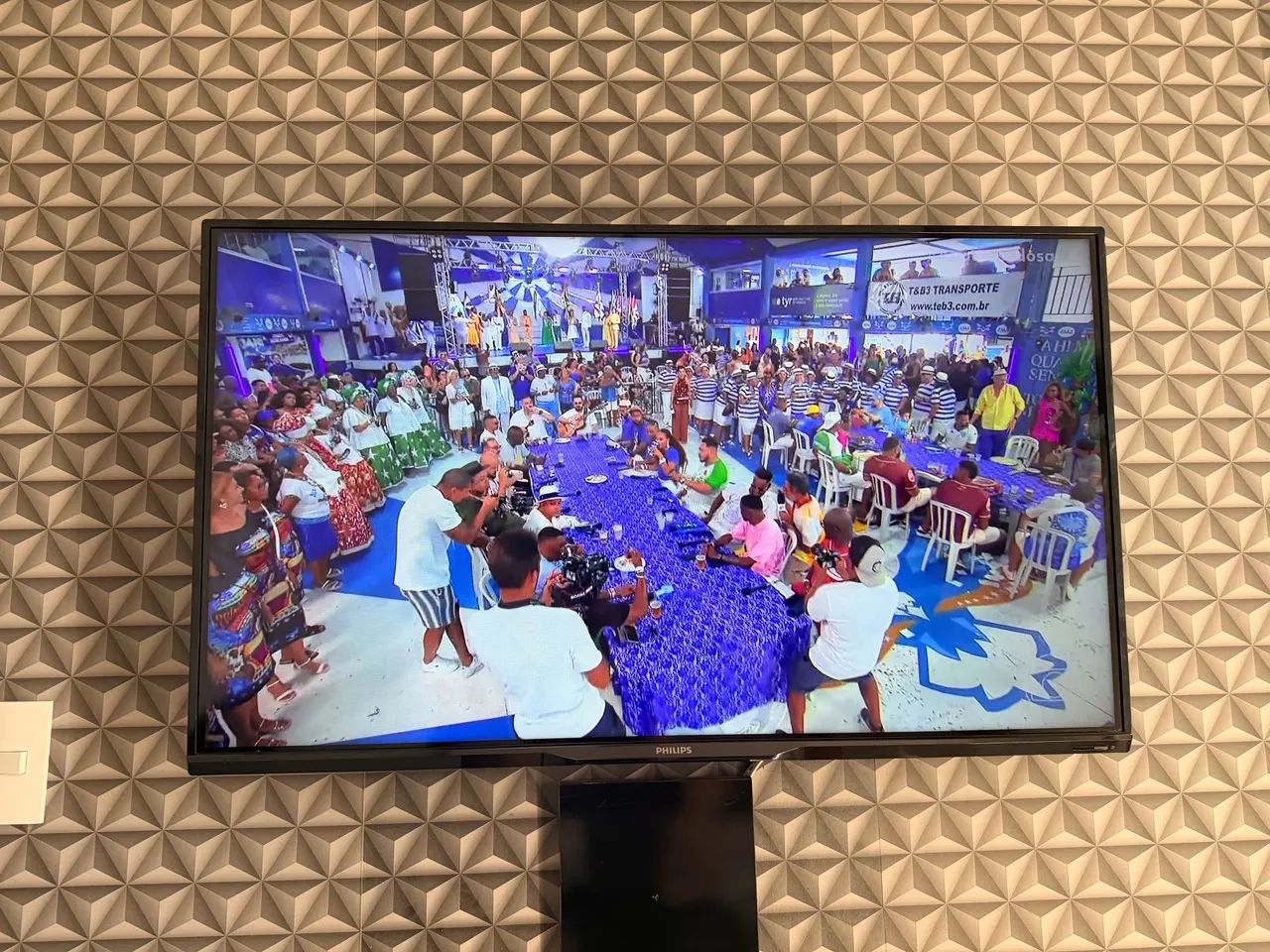 TV 43 polegadas Philips excelente  - Foto 3