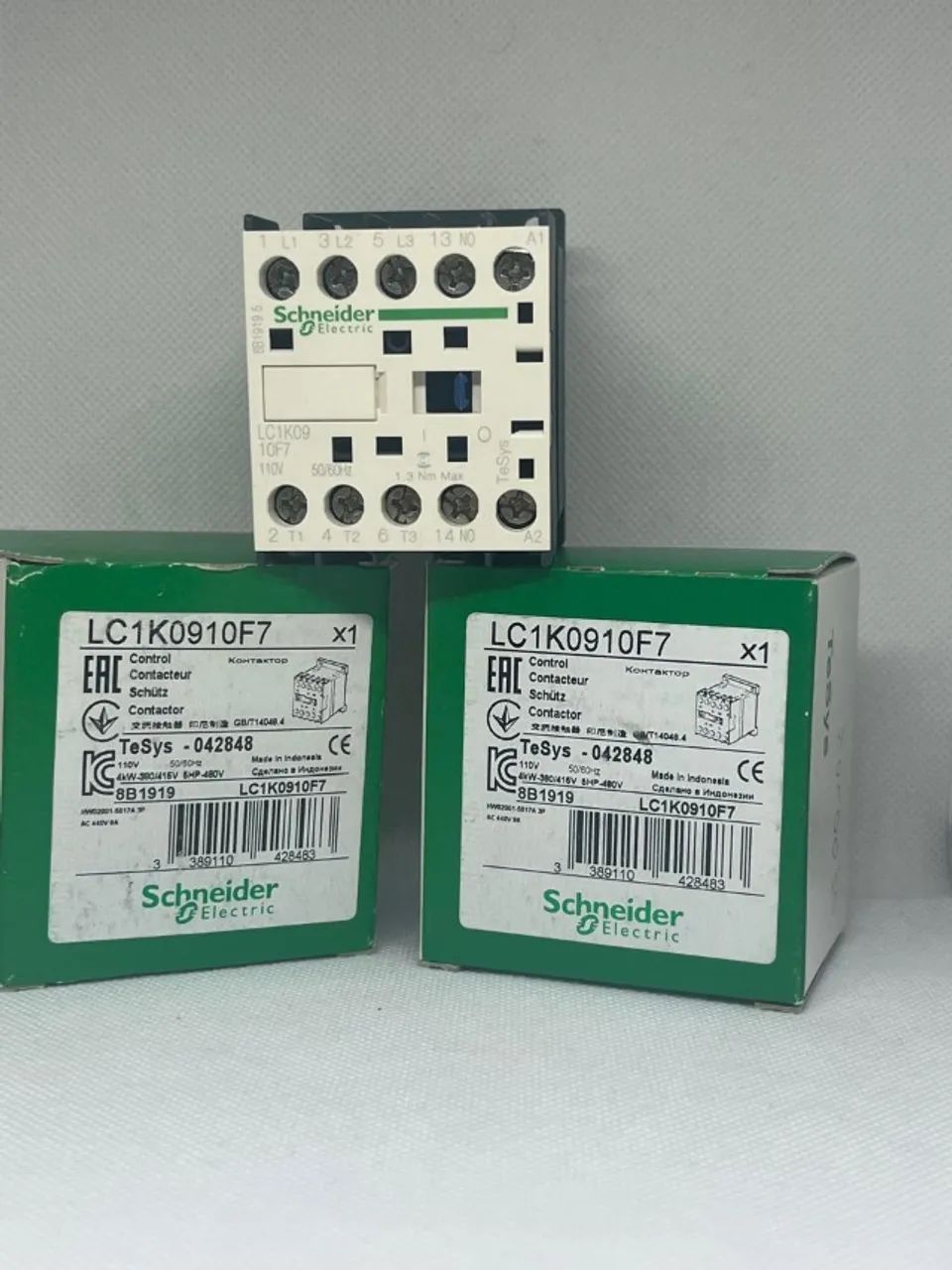 Contator Schneider LC1E0910F7 - 9A, 110V/127V - Foto 2