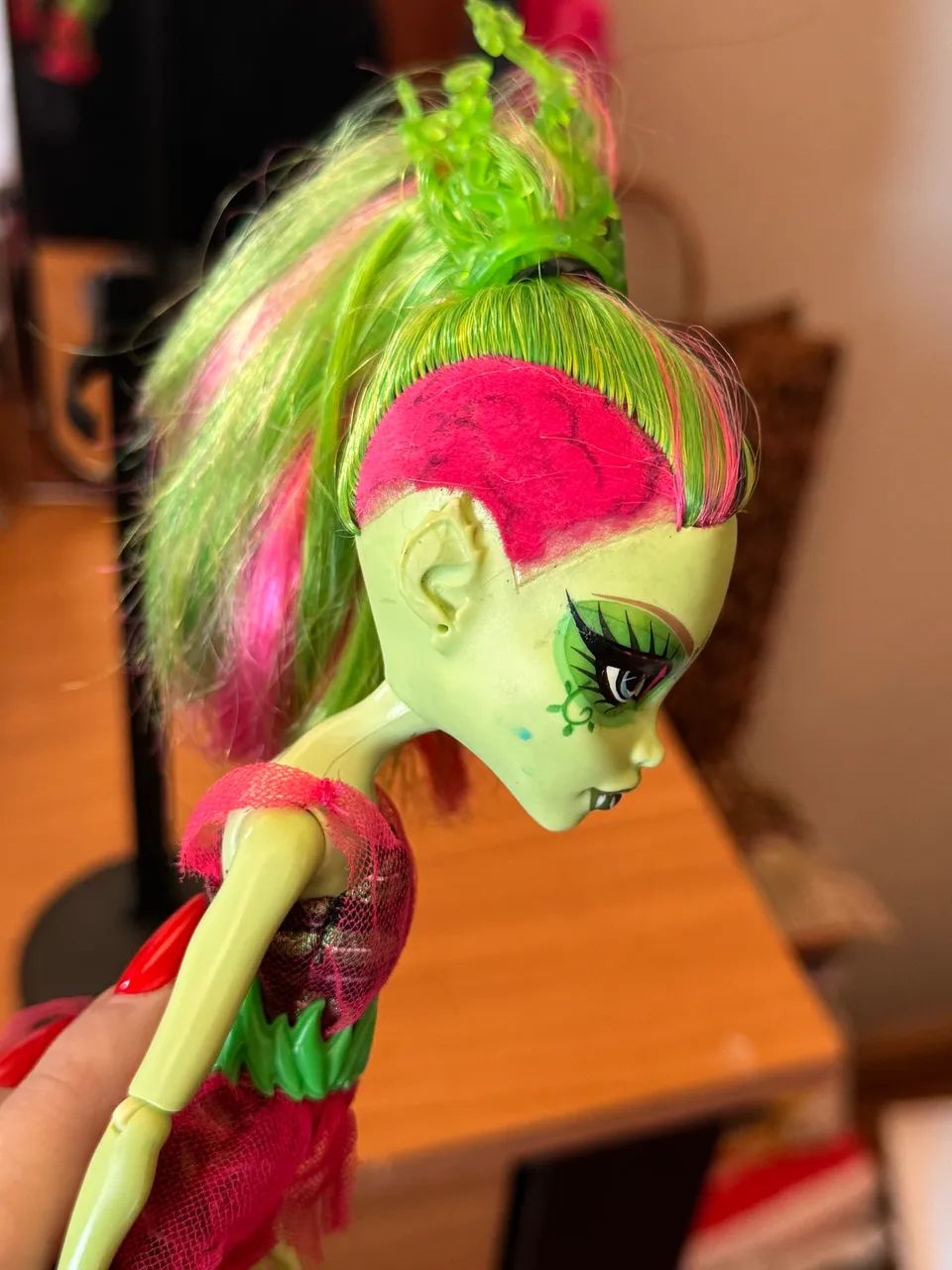 Monster High Vênus Mcflytrap versão Zombie Shake - Foto 4