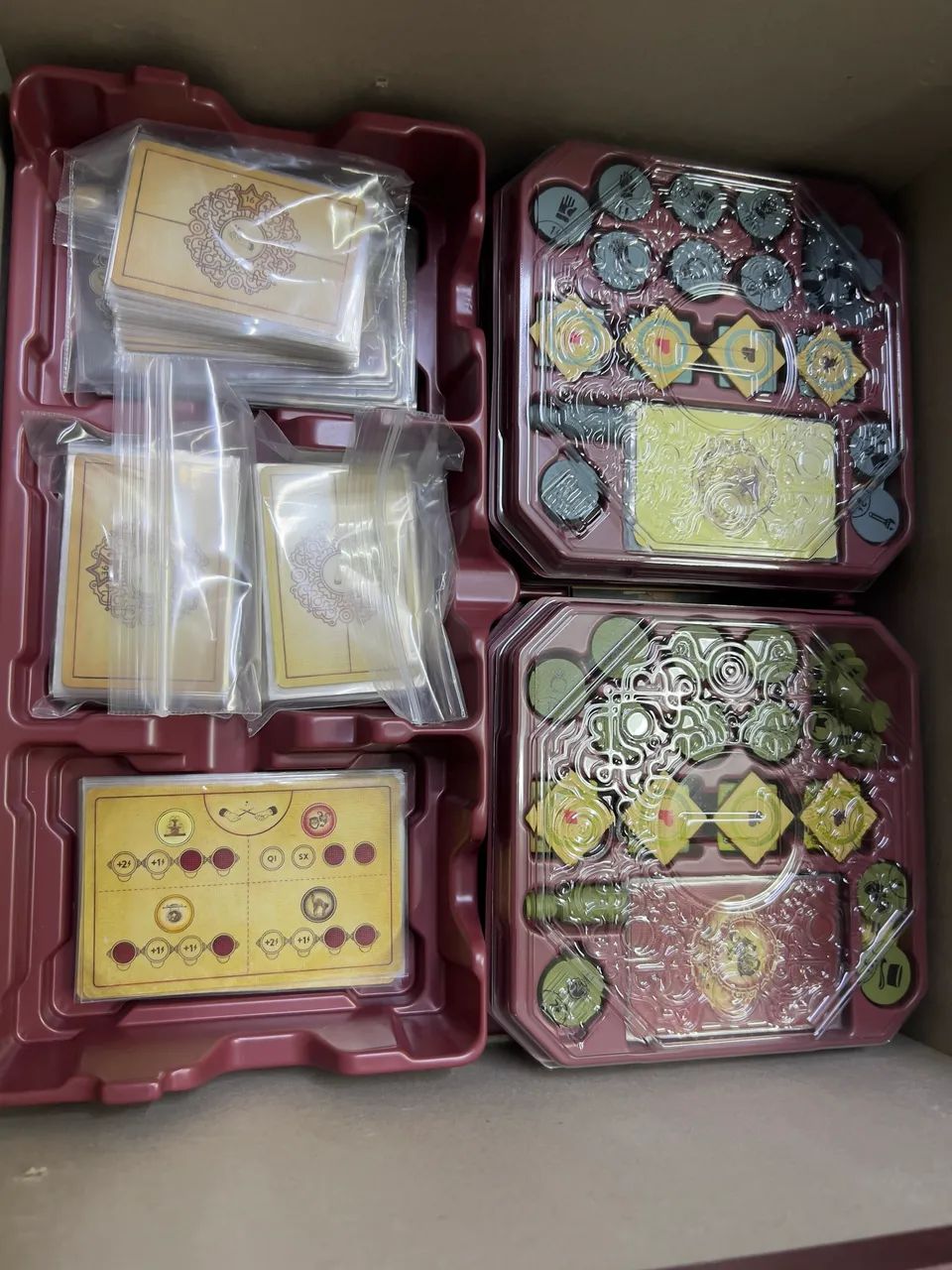 Trickerion: Lendas da Ilusão Big Box - jogo tabuleiro - Foto 2