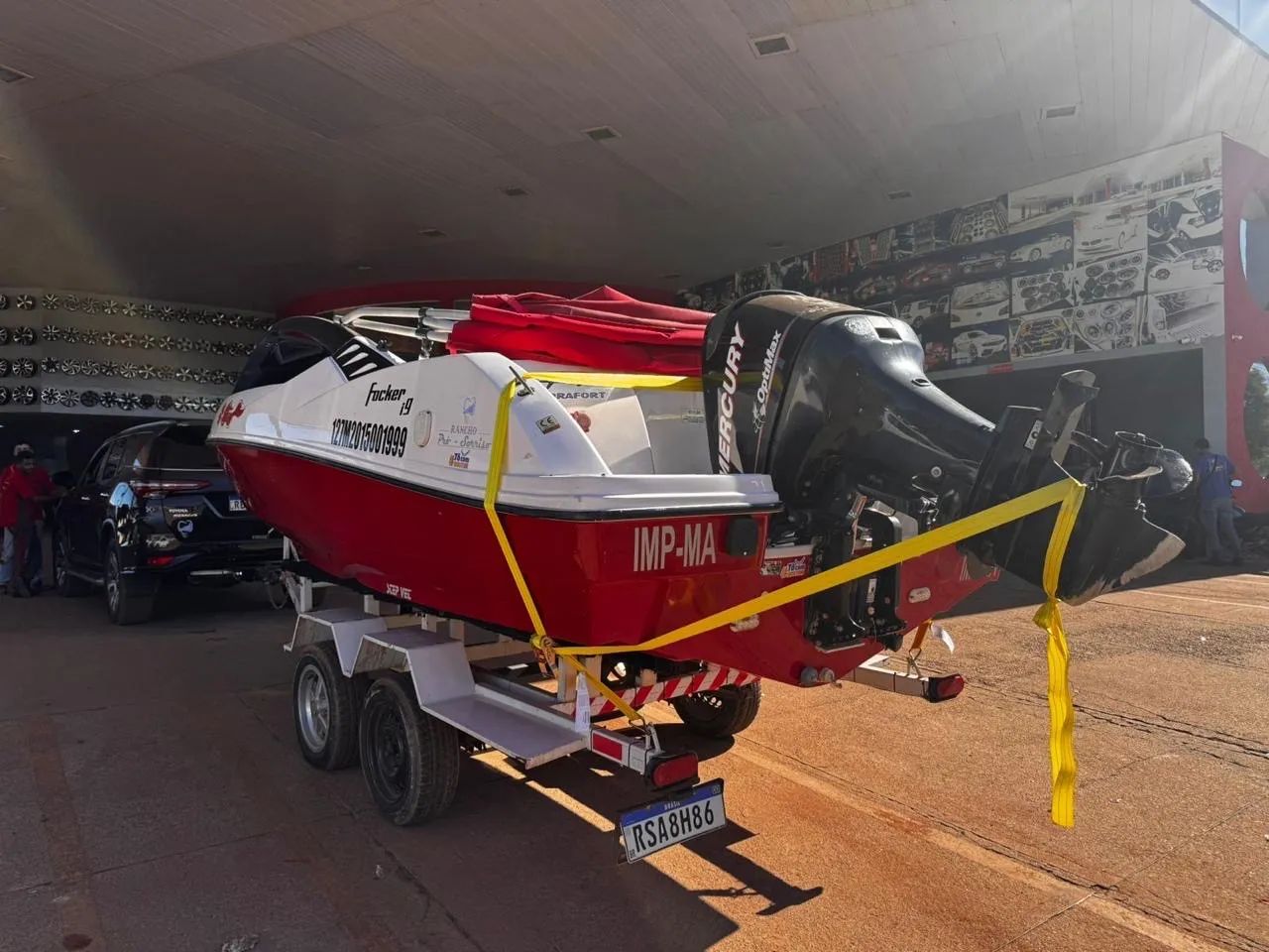 Foker i9 2019 com motor mercury 115 com motor optmax  - Foto 4