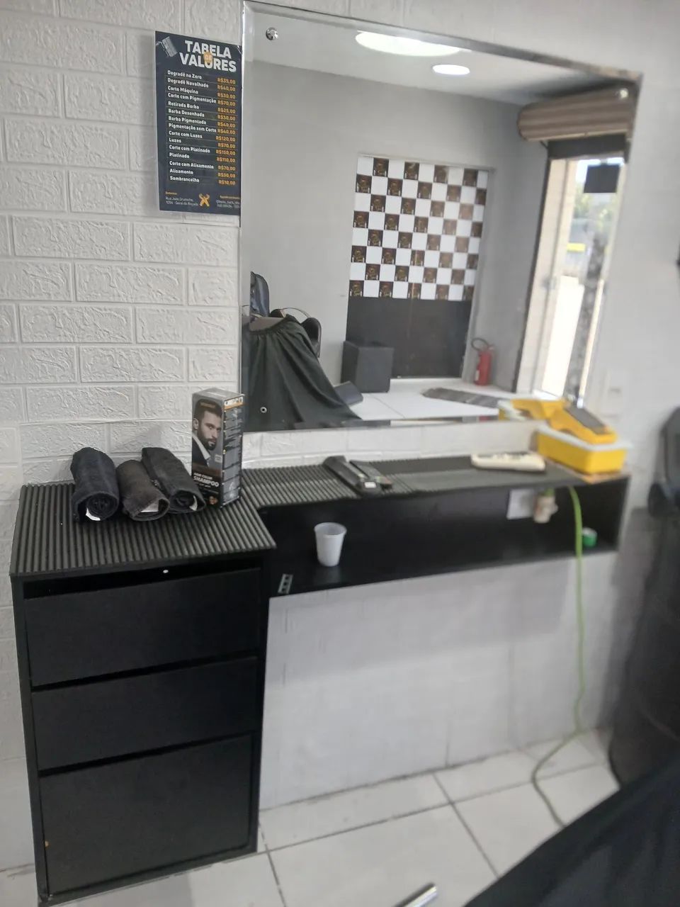 Vende-se móveis para barbearia 