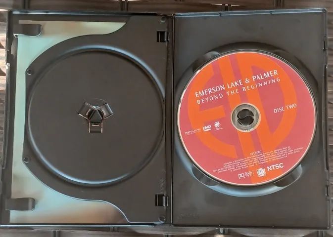 Dvd Emerson Lake e Palmer - Beyond the Beginning (Duplo) - CDs