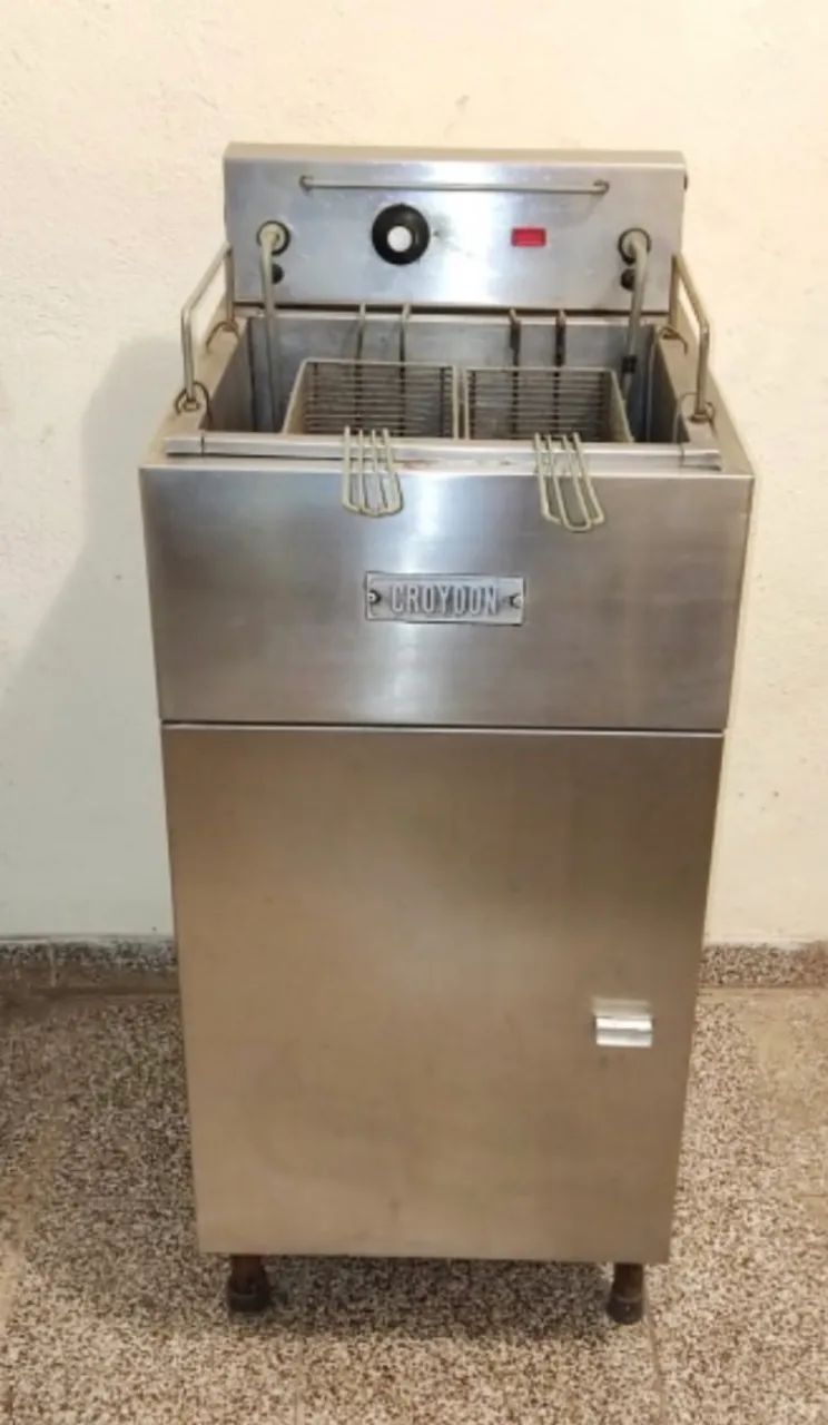 Vende -se fritadeira industrial