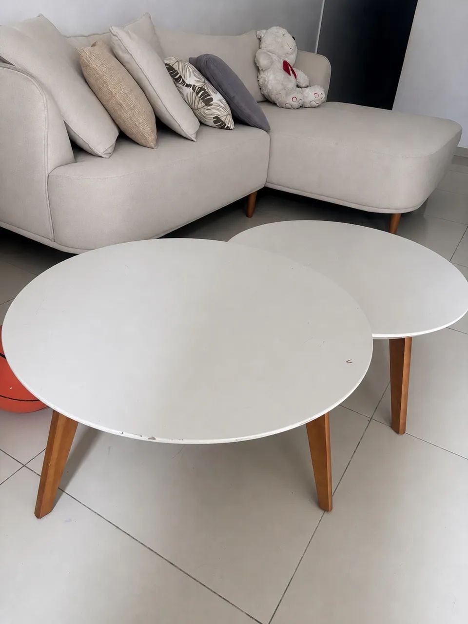 Mesa de Centro Ninho Redonda com Pés de Madeira (2 Peças)