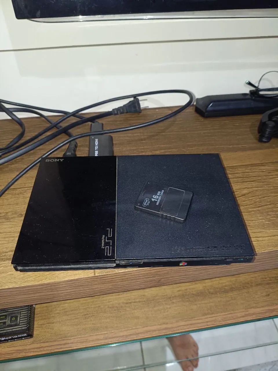 Playstation 2 desbloqueado com controles e cabos em perfeito estado