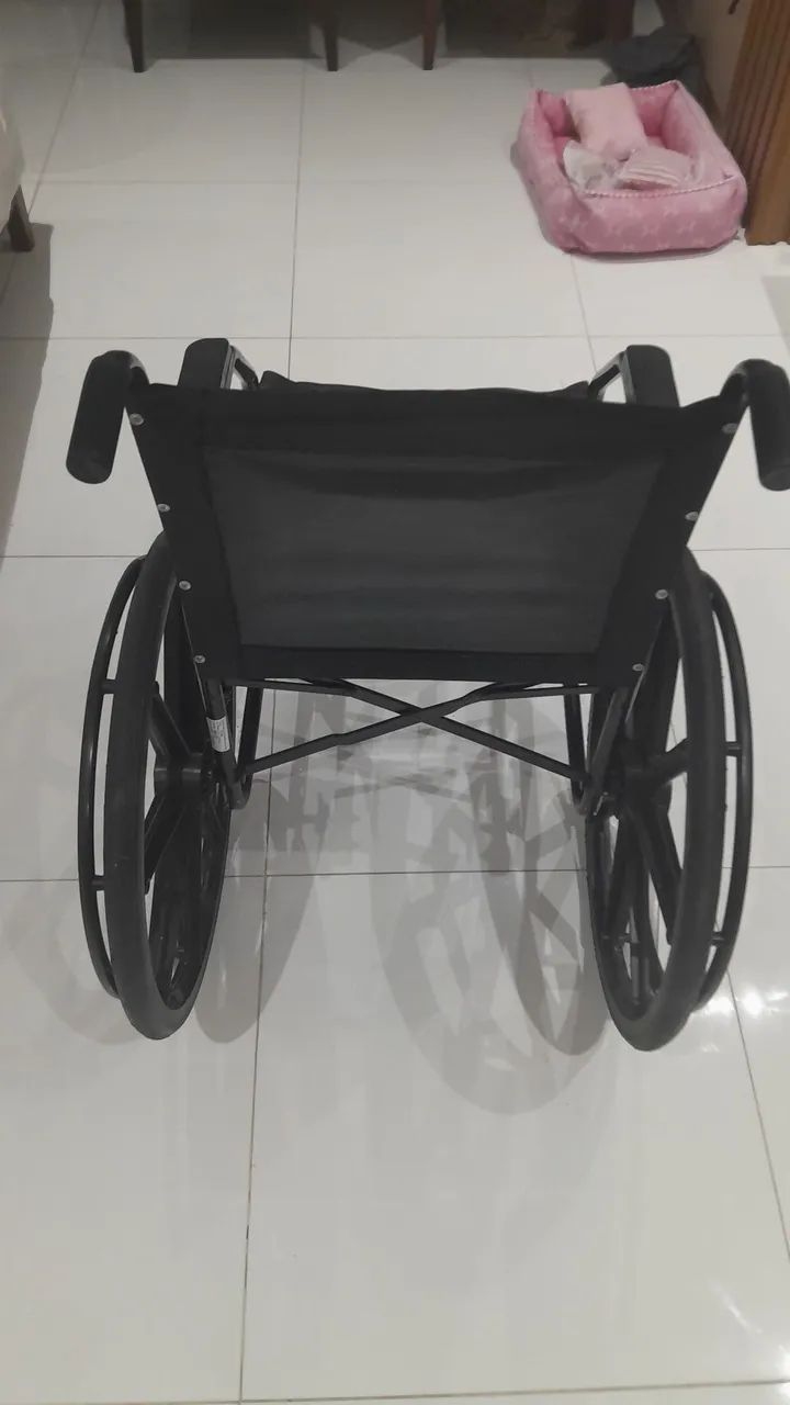 Cadeira de rodas pouco uso ! Novissima! - Foto 5