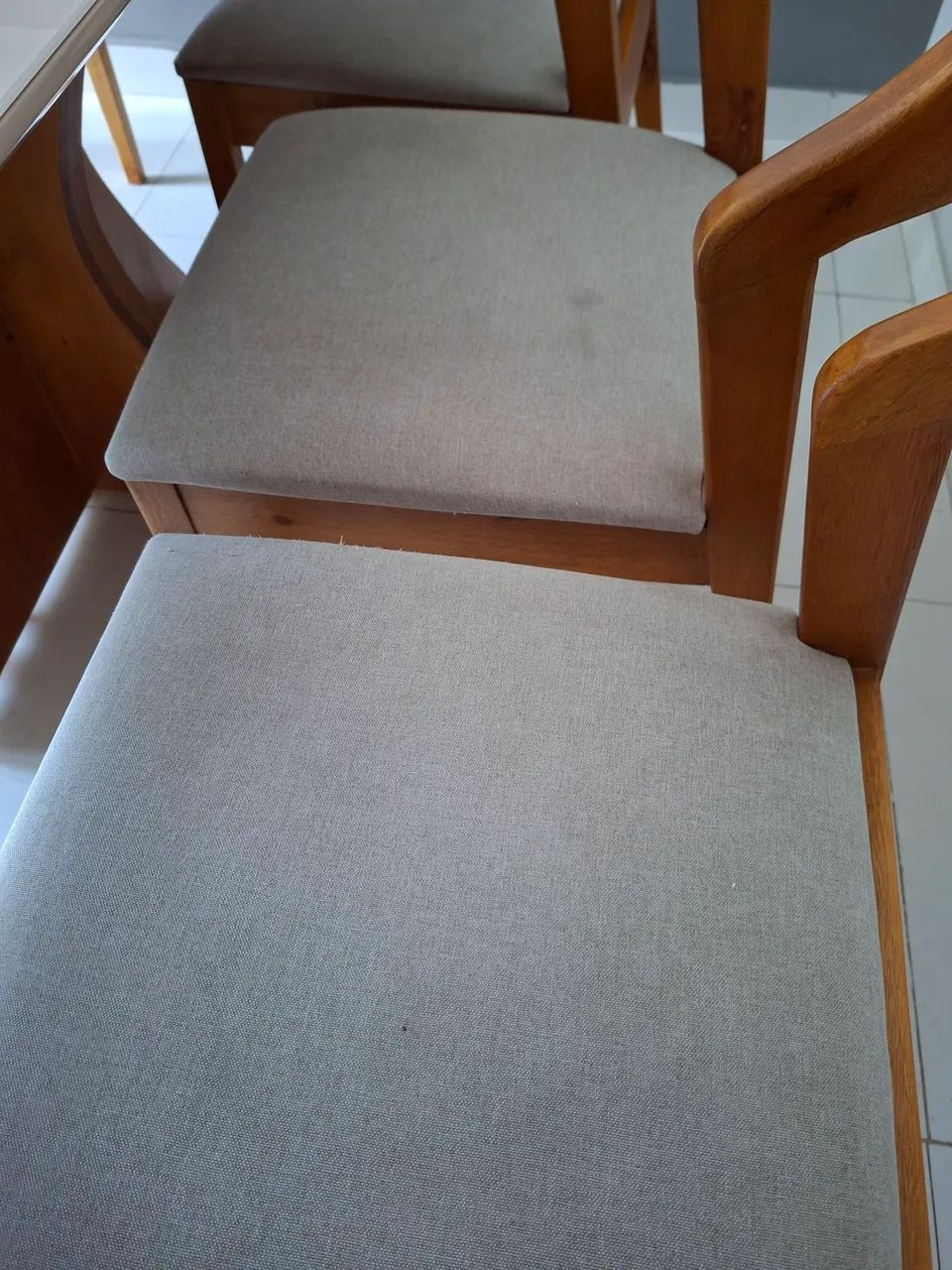 Vendo mesa com 6 cadeiras  - Foto 5