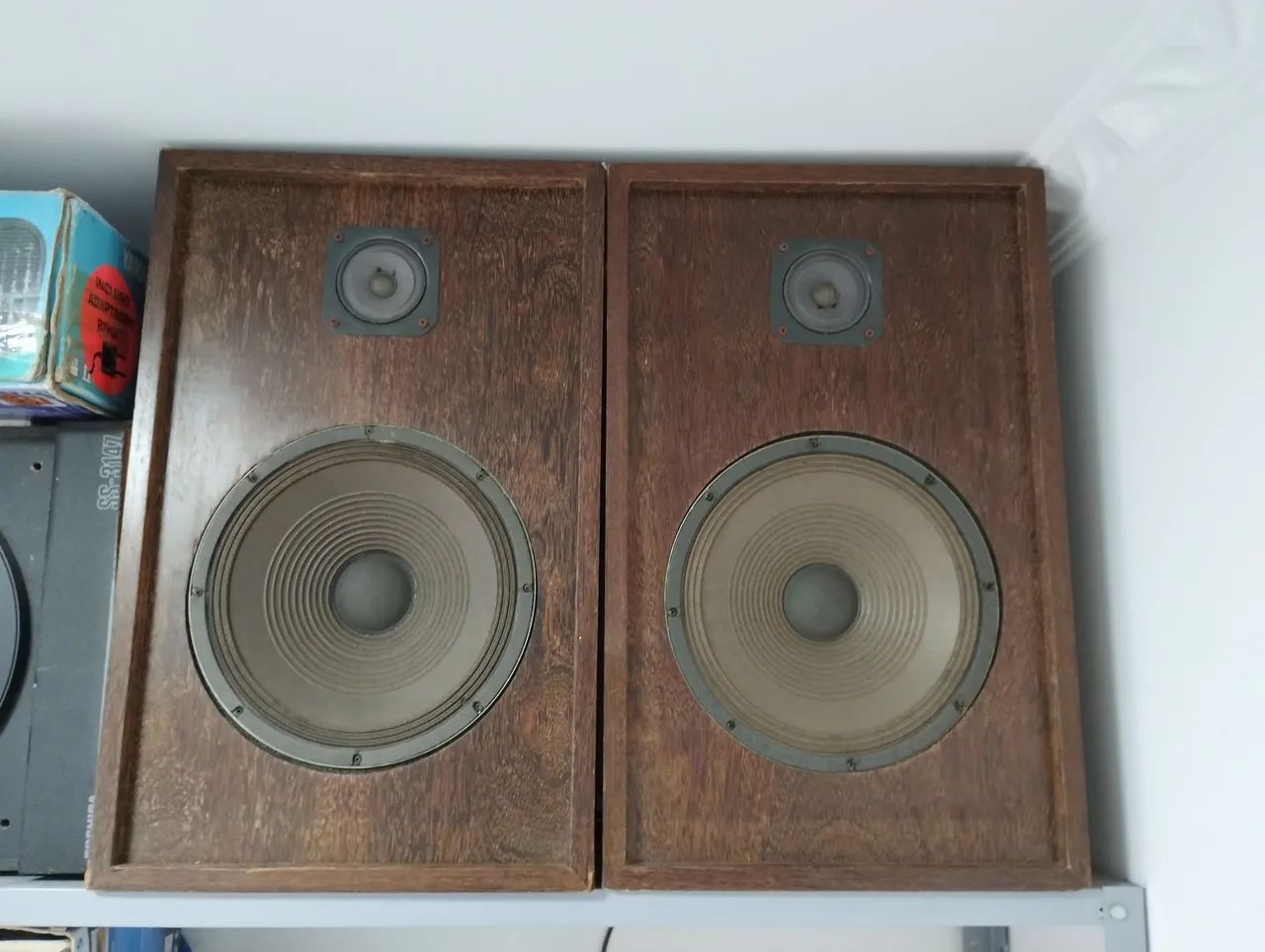 Caixas de som antigas Nissei.
