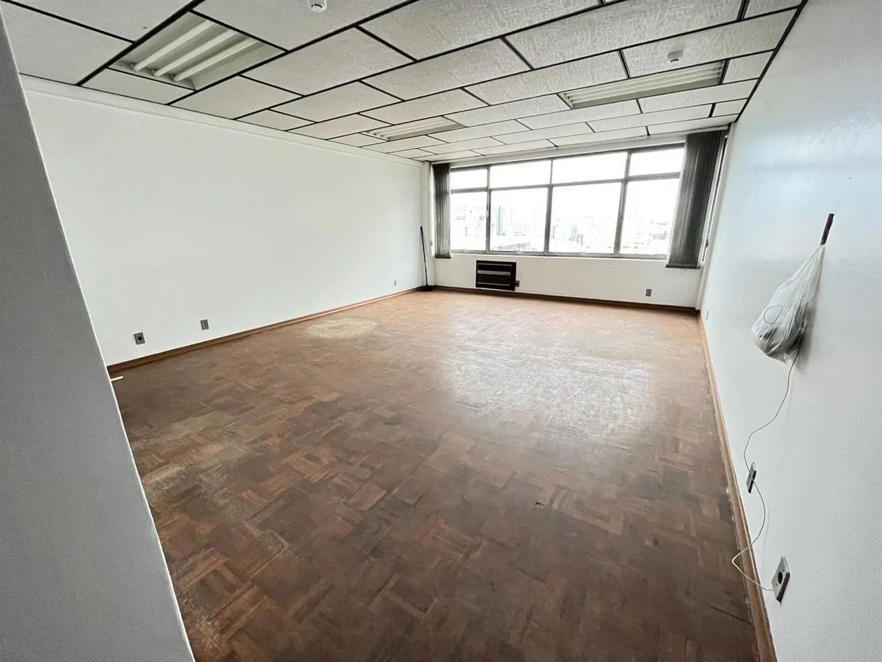 SALA COMERCIAL PARA VENDA E LOCAÇÃO NO BAIRRO CENTRO - Foto 2