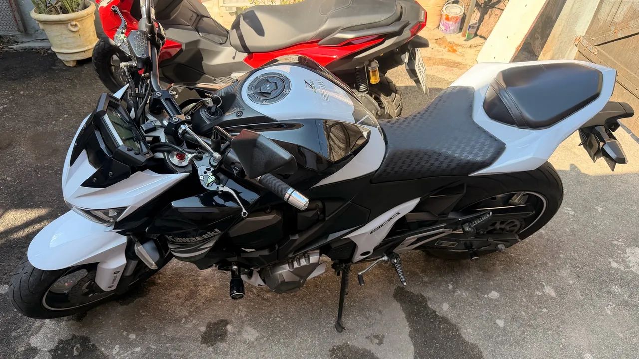 Moto bem conservada todo original
