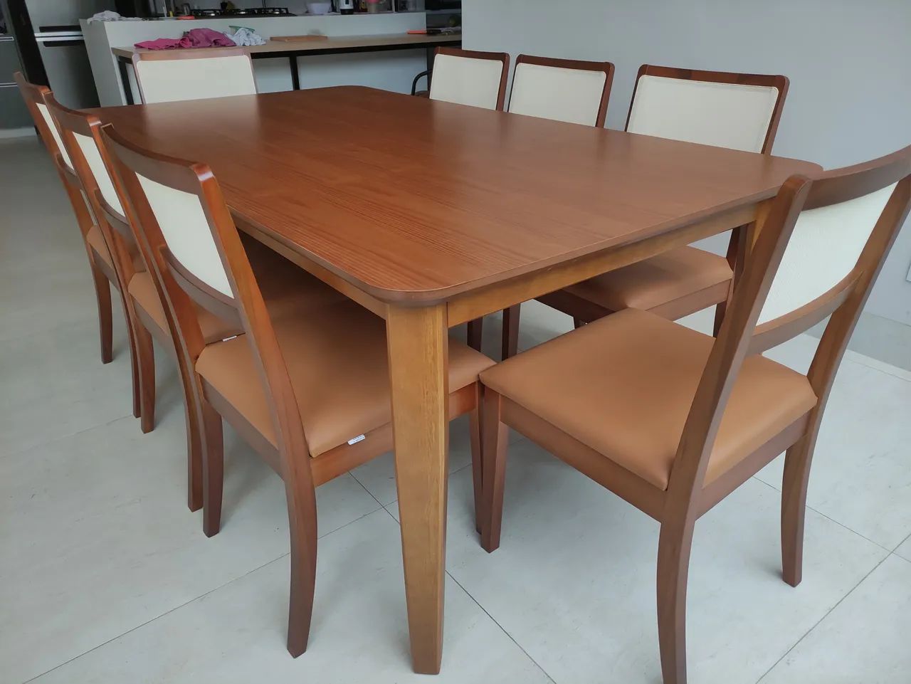 Mesa retangular de madeira 