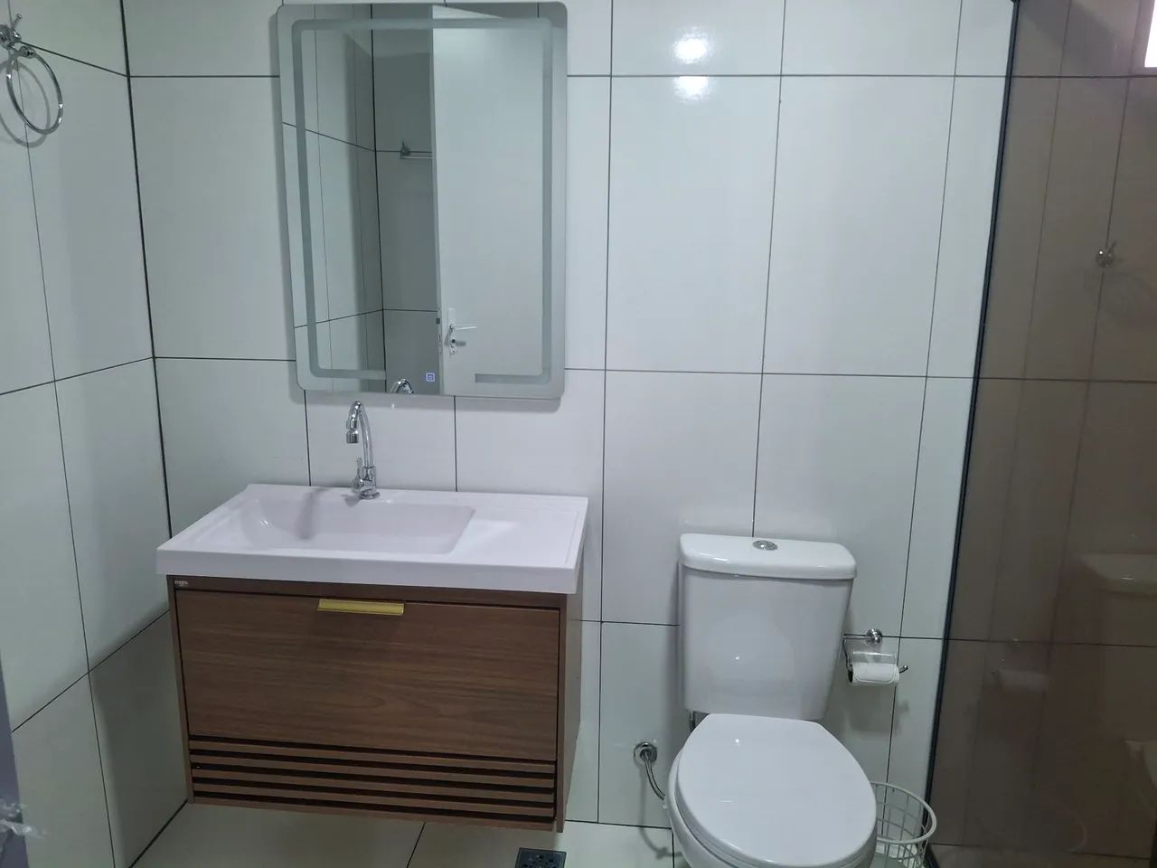 Alugo excelente kitnet tipo Barracão 