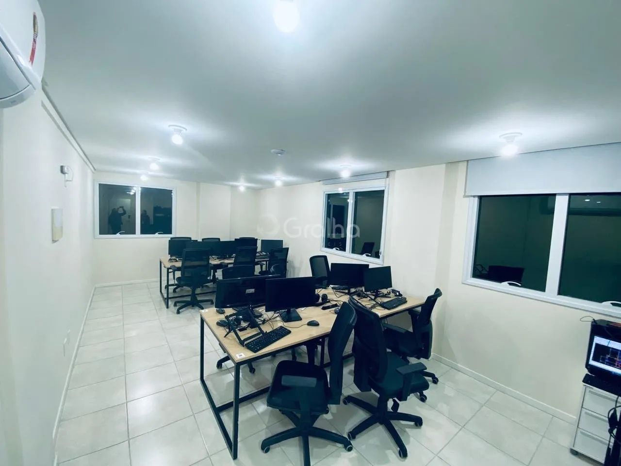 Sala Comercial de 225 m² no bairro Agronômica - Foto 2