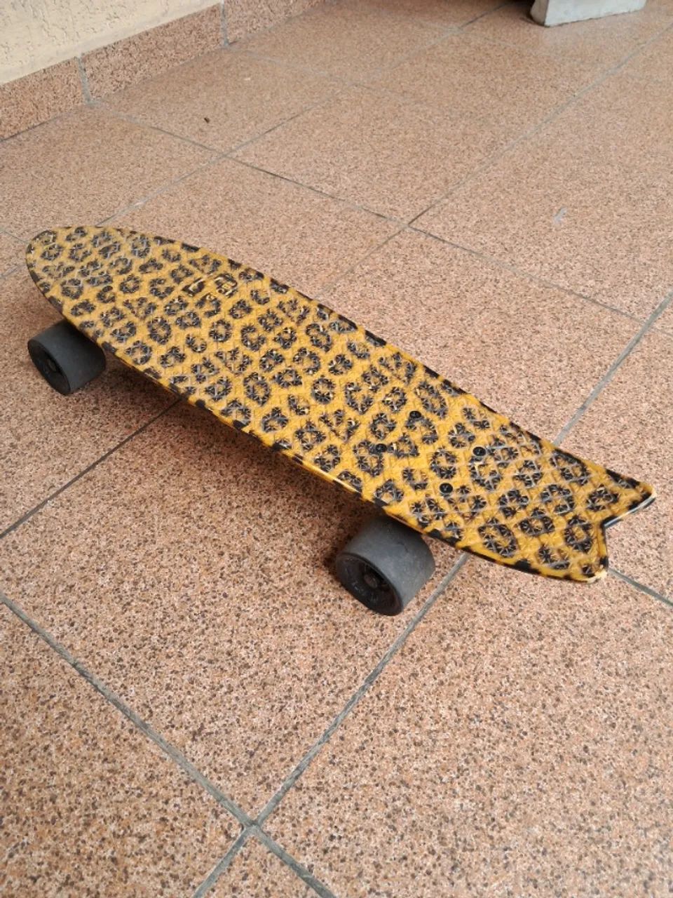 Skate completo Globe Bantam Graphic ST Leopard 23 pol x 6 pol