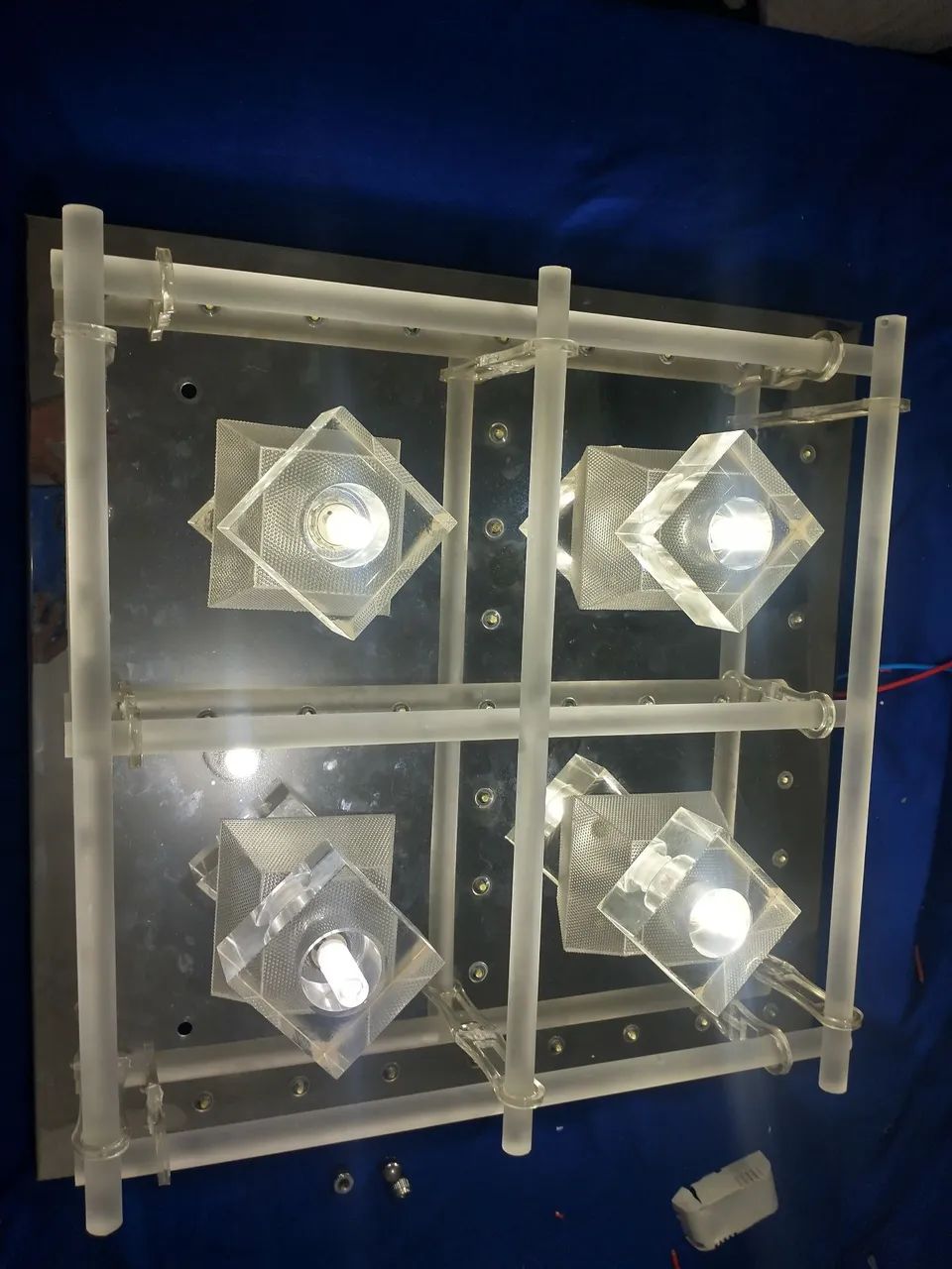 Lustre com barra de vidro 