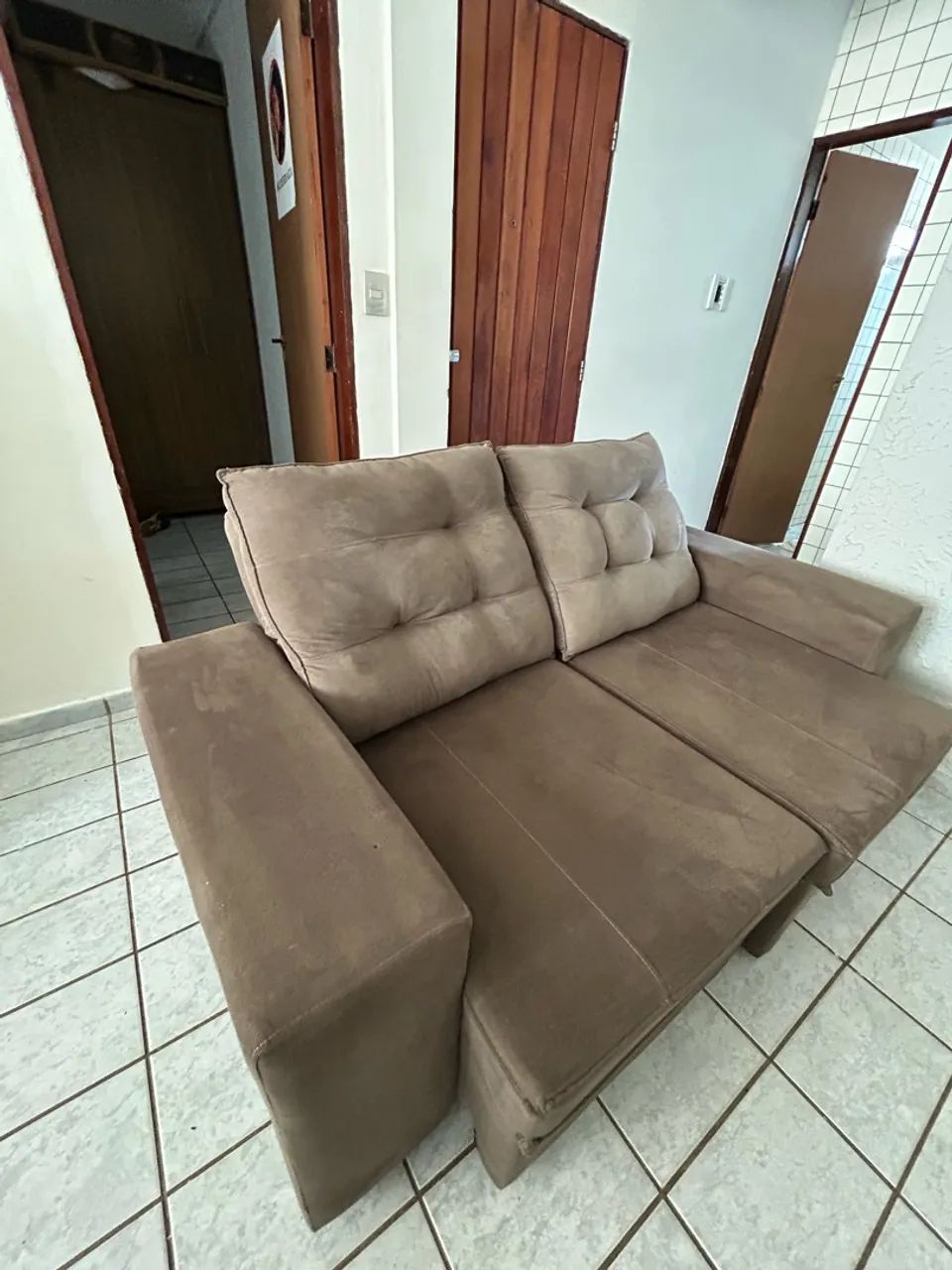Sofá Retrátil de 2 Lugares em Suede - Faço Entrega ?