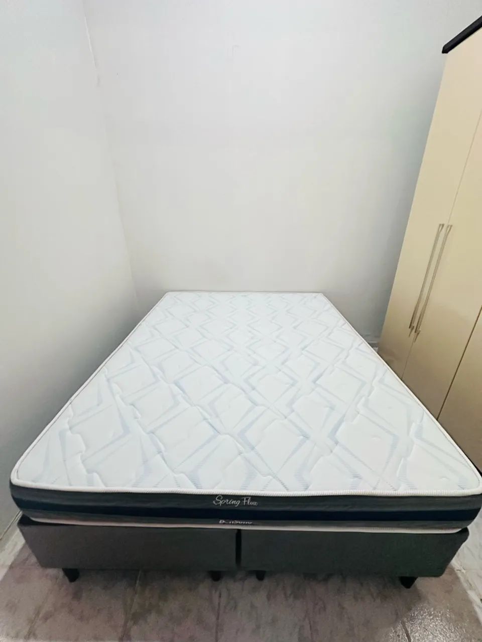 CAMA BOX QUEEN SIZE COM MOLAS ENSACADAS - Foto 2