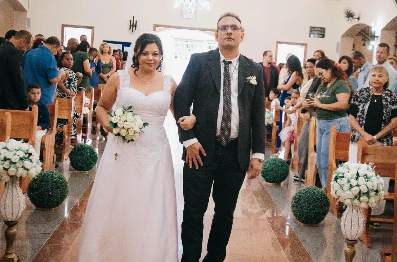 Vestido de noiva e véu! - Foto 4