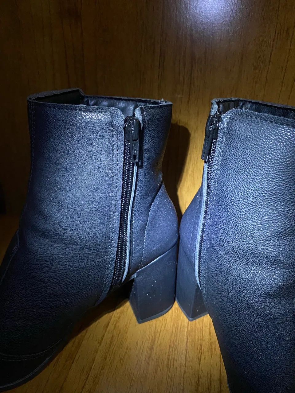 Bota cano curto salto bloco 