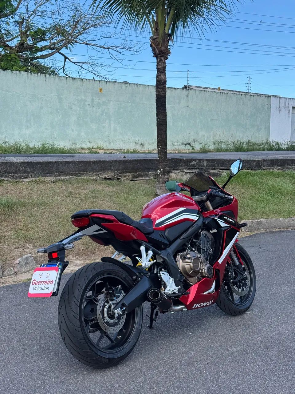 CBR 650R 2023 - Foto 2