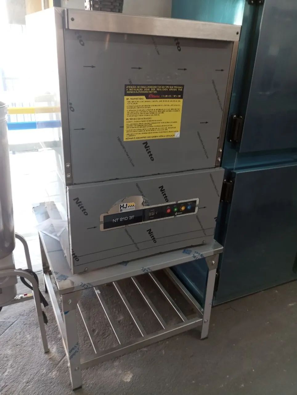 NZ. Máquina de lavar louça industrial NETTER 