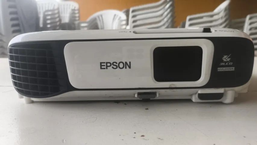 Projetor Epson PowerLite U42+ Full HD | Apenas 125h de uso! | Completo na Caixa - Foto 3