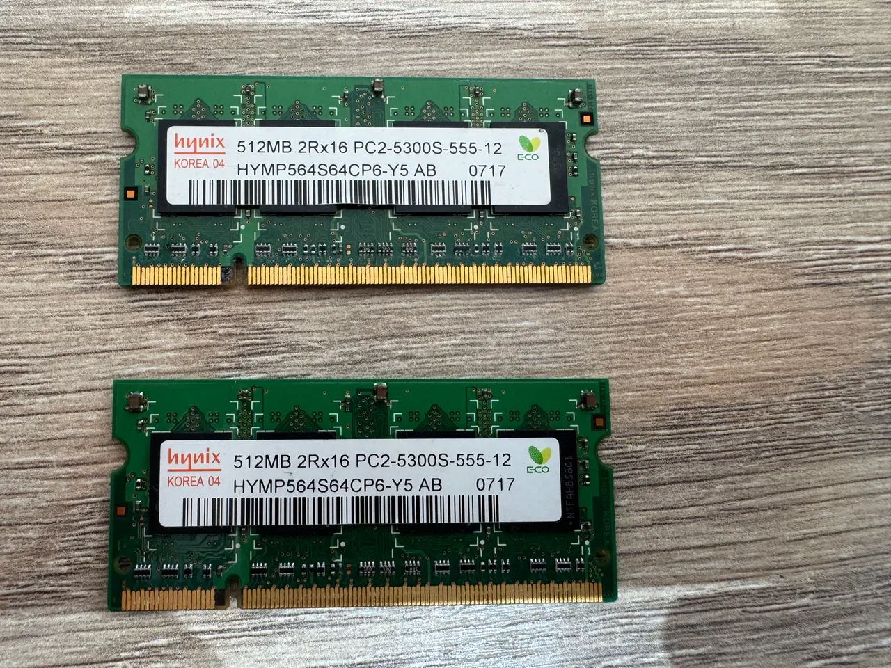 Memória RAM 512MB (x2) 